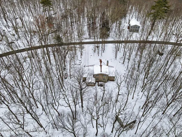 $699,985 | 115 Pioneer Drive, Lackawaxen, PA 18435