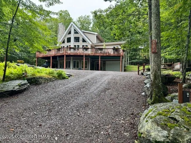 $699,985 | 115 Pioneer Drive, Lackawaxen, PA 18435
