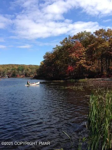 $699,985 | 115 Pioneer Drive, Lackawaxen, PA 18435