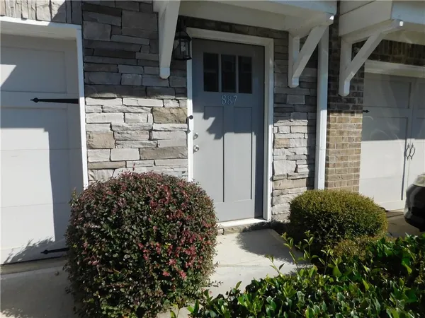 a view of a garage