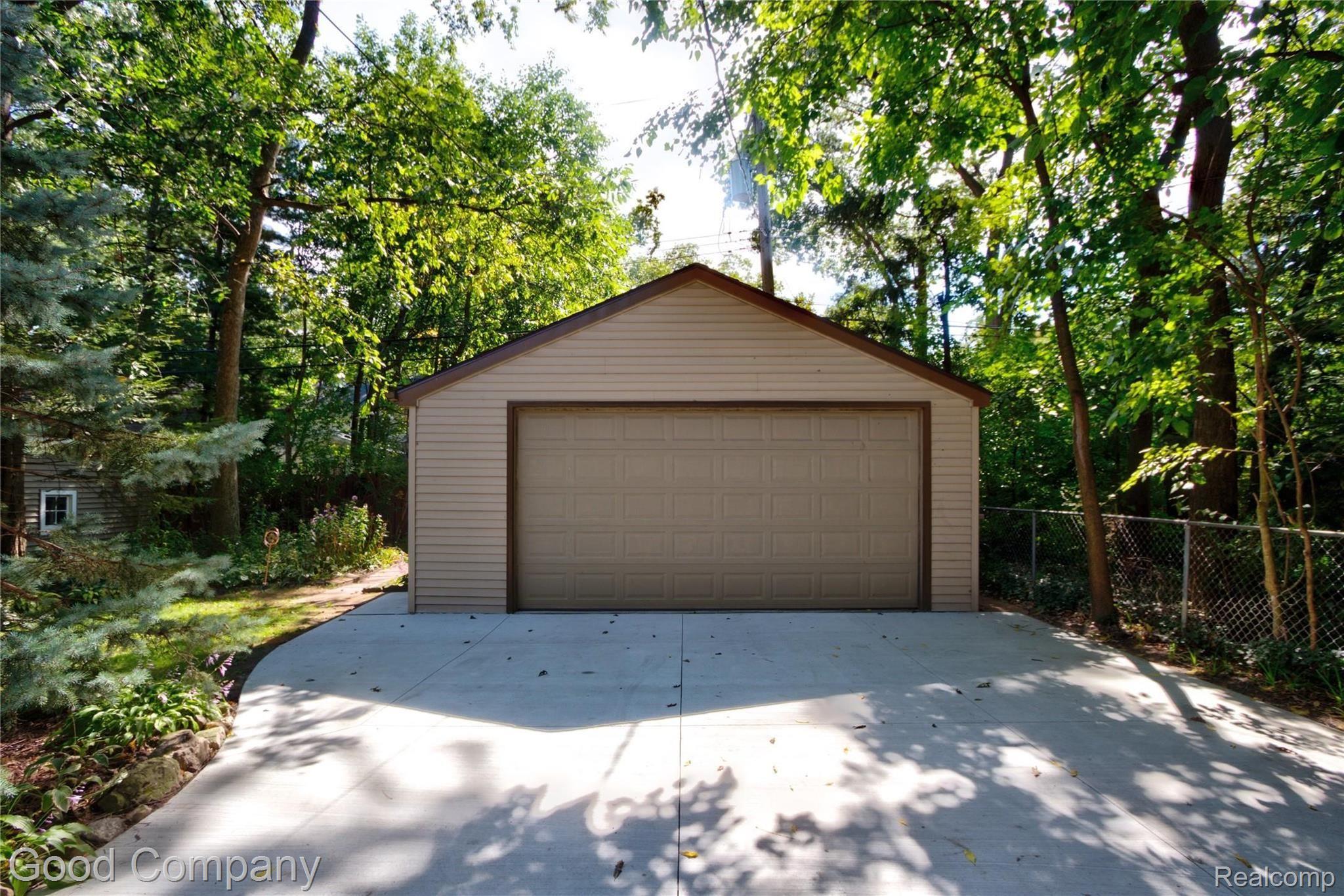 20 Devonshire Road Pleasant Ridge, MI 48069 - Photo 37 of 43 37.jpeg