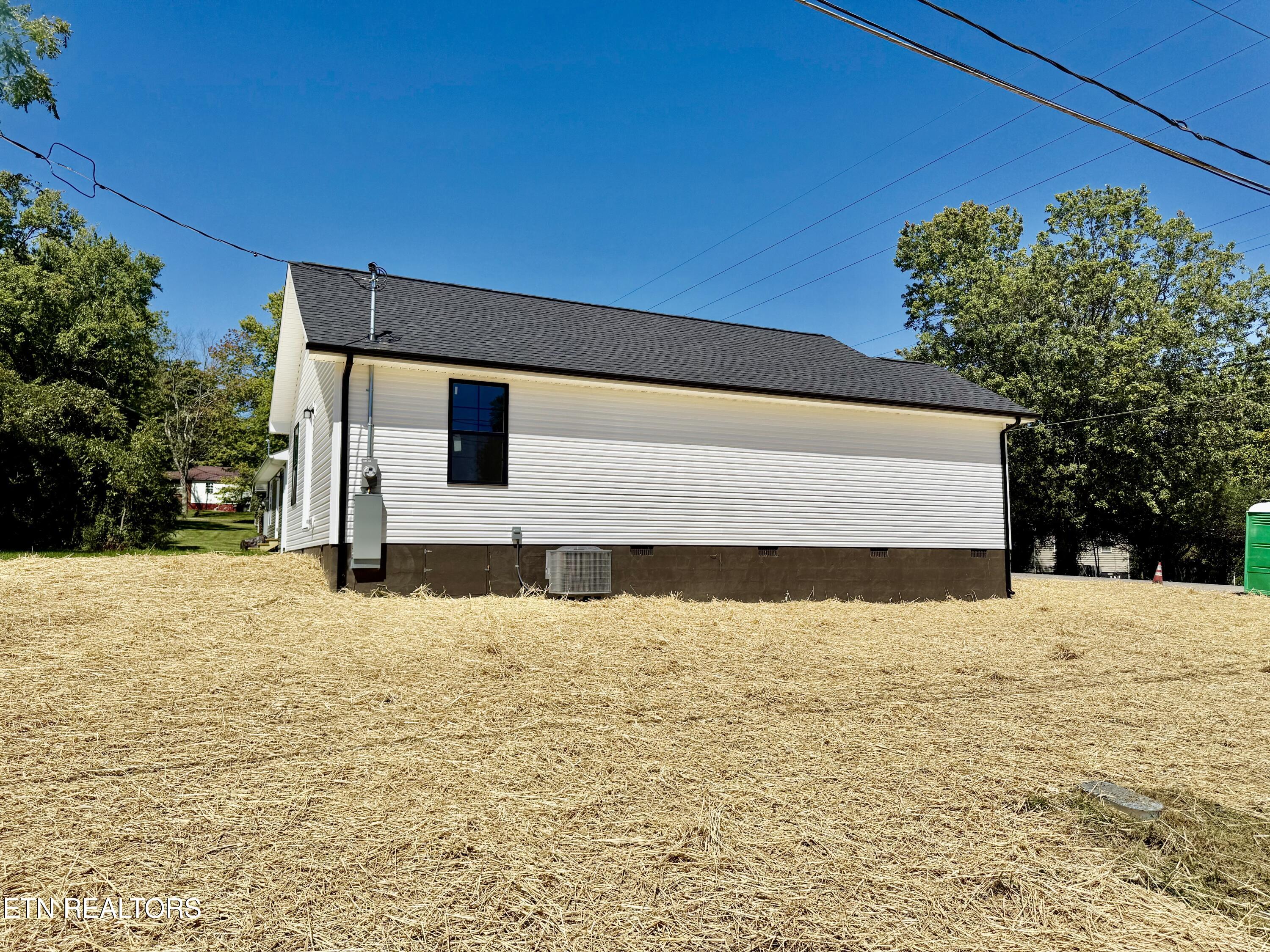 Fulkerson Street Tazewell, TN 37879 - Photo 11 of 33 IMG_7724