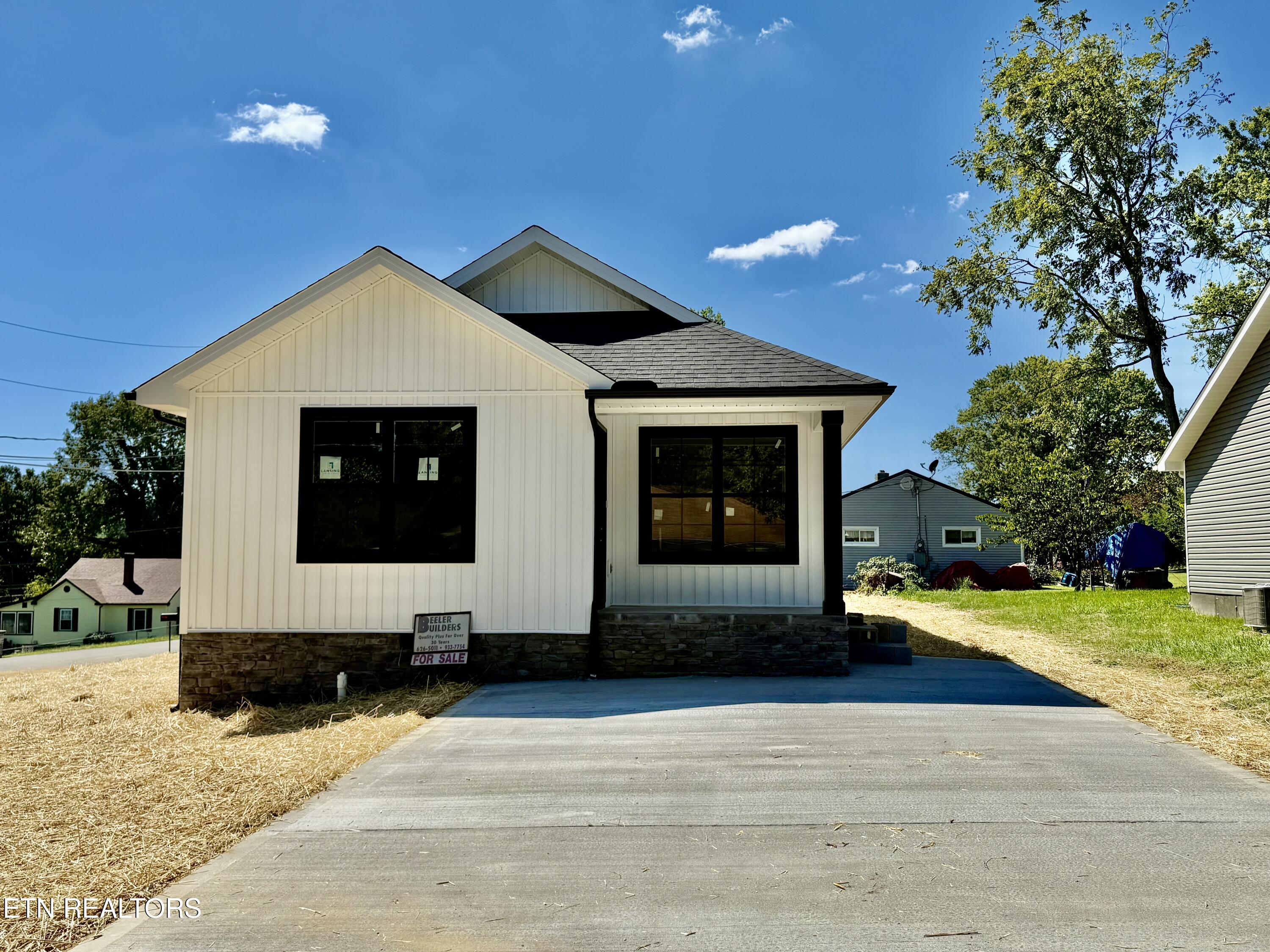 Fulkerson Street Tazewell, TN 37879 - Photo 6 of 33 IMG_7728