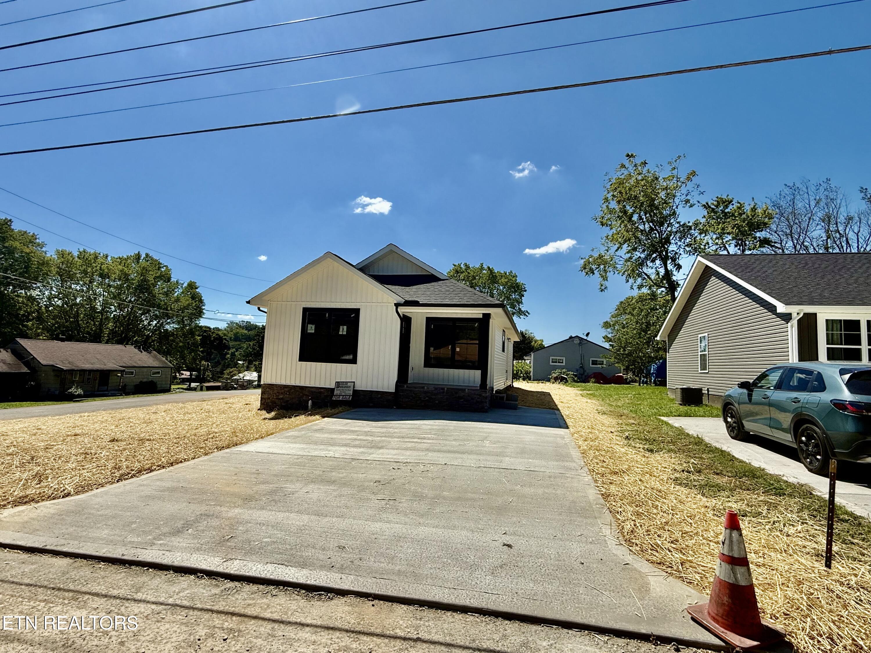 Fulkerson Street Tazewell, TN 37879 - Photo 8 of 33 IMG_7730