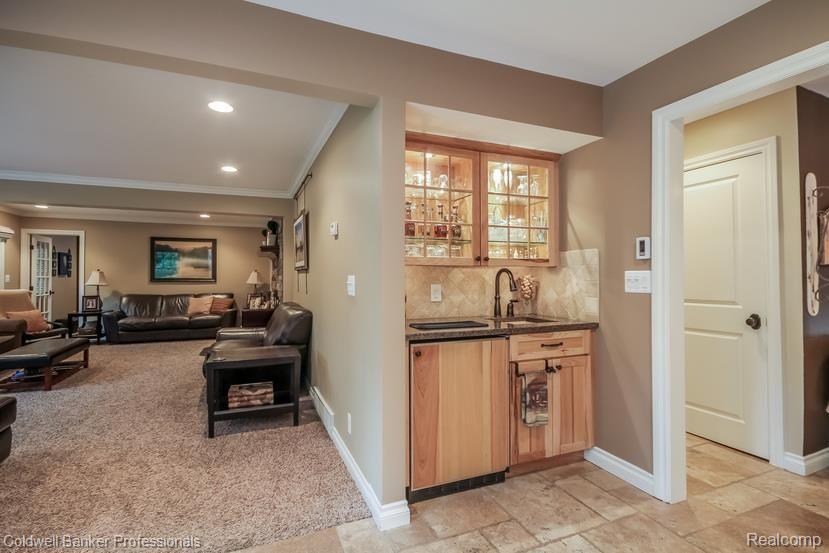 111 Manor Road Bloomfield Hills, MI 48304 - Photo 17 of 65 023-1234039-mls.jpg