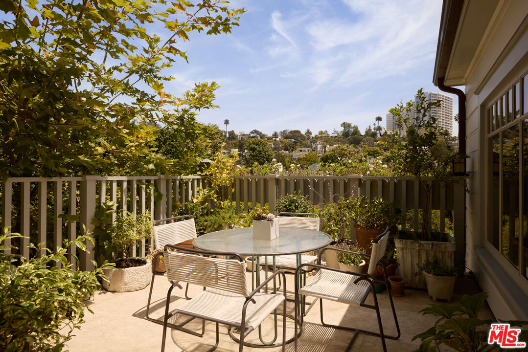 239 West Channel Road Santa Monica, CA 90402 - Photo 16 of 34