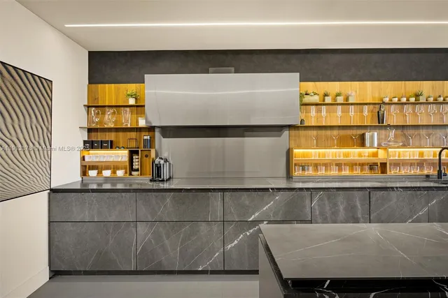 $2,990,000 | 2301 Collins Avenue, Unit 1634, Miami Beach, FL 33139