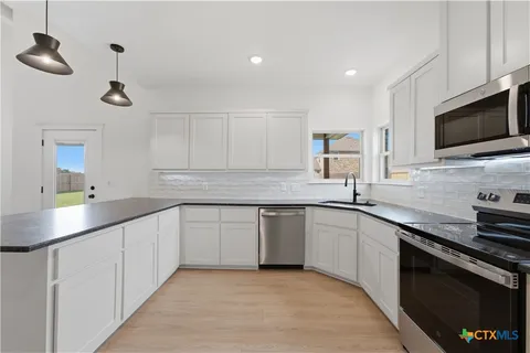 $409,950 | 111 Overlook Trail, Copperas Cove, TX 76522