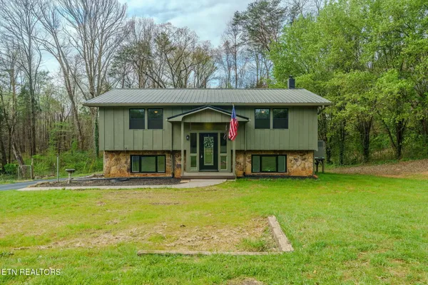 $429,999 | 330 Glenn Lane, Spring City, TN 37381