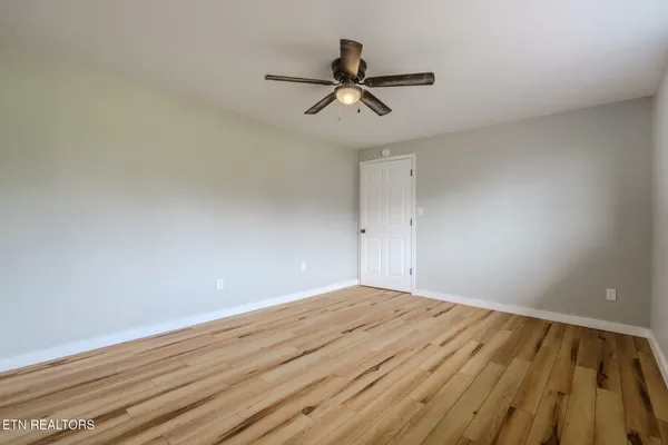$429,999 | 330 Glenn Lane, Spring City, TN 37381
