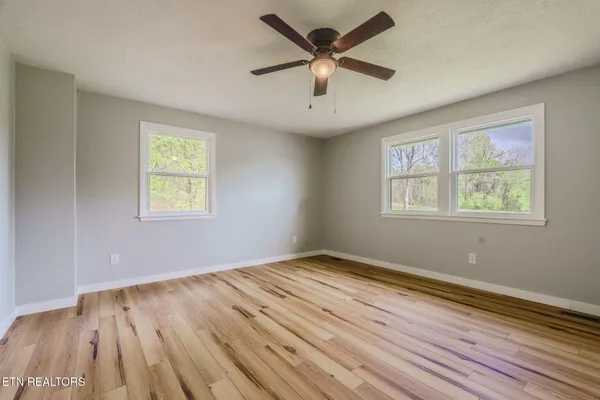 $429,999 | 330 Glenn Lane, Spring City, TN 37381