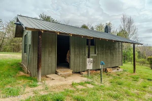 $429,999 | 330 Glenn Lane, Spring City, TN 37381