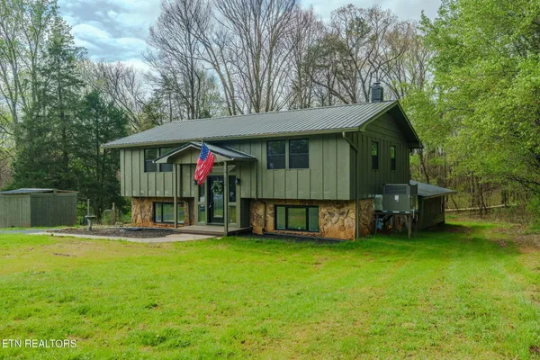 $429,999 | 330 Glenn Lane, Spring City, TN 37381