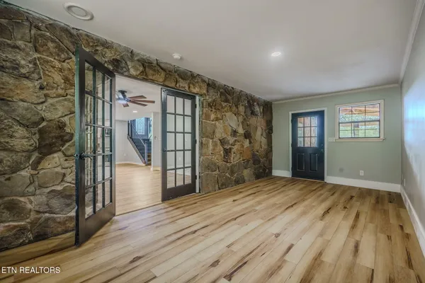 $429,999 | 330 Glenn Lane, Spring City, TN 37381