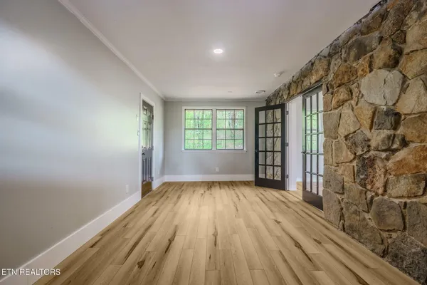 $429,999 | 330 Glenn Lane, Spring City, TN 37381