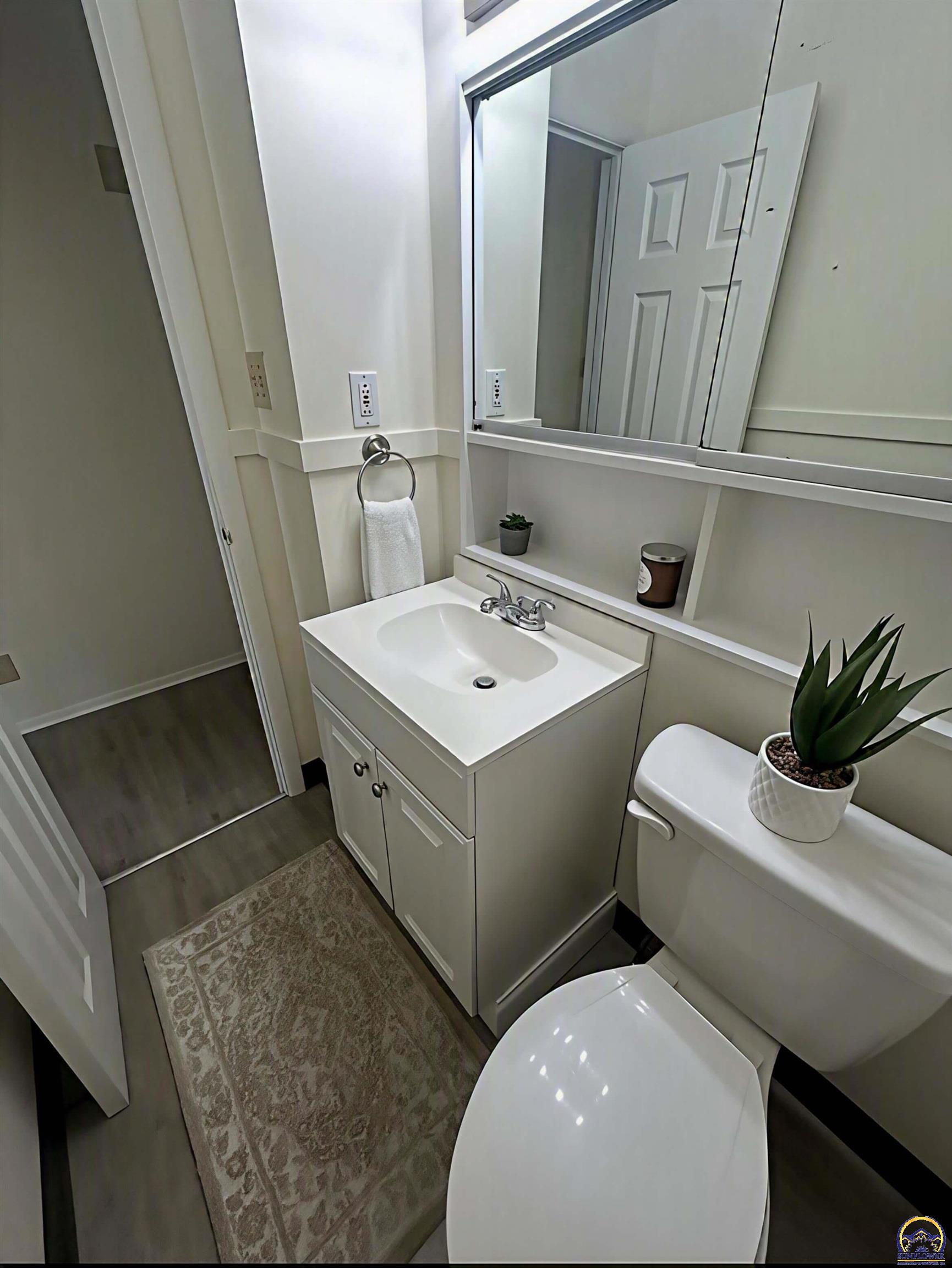 4029 Southwest 28th Terrace Topeka, KS 66614 - Photo 15 of 26