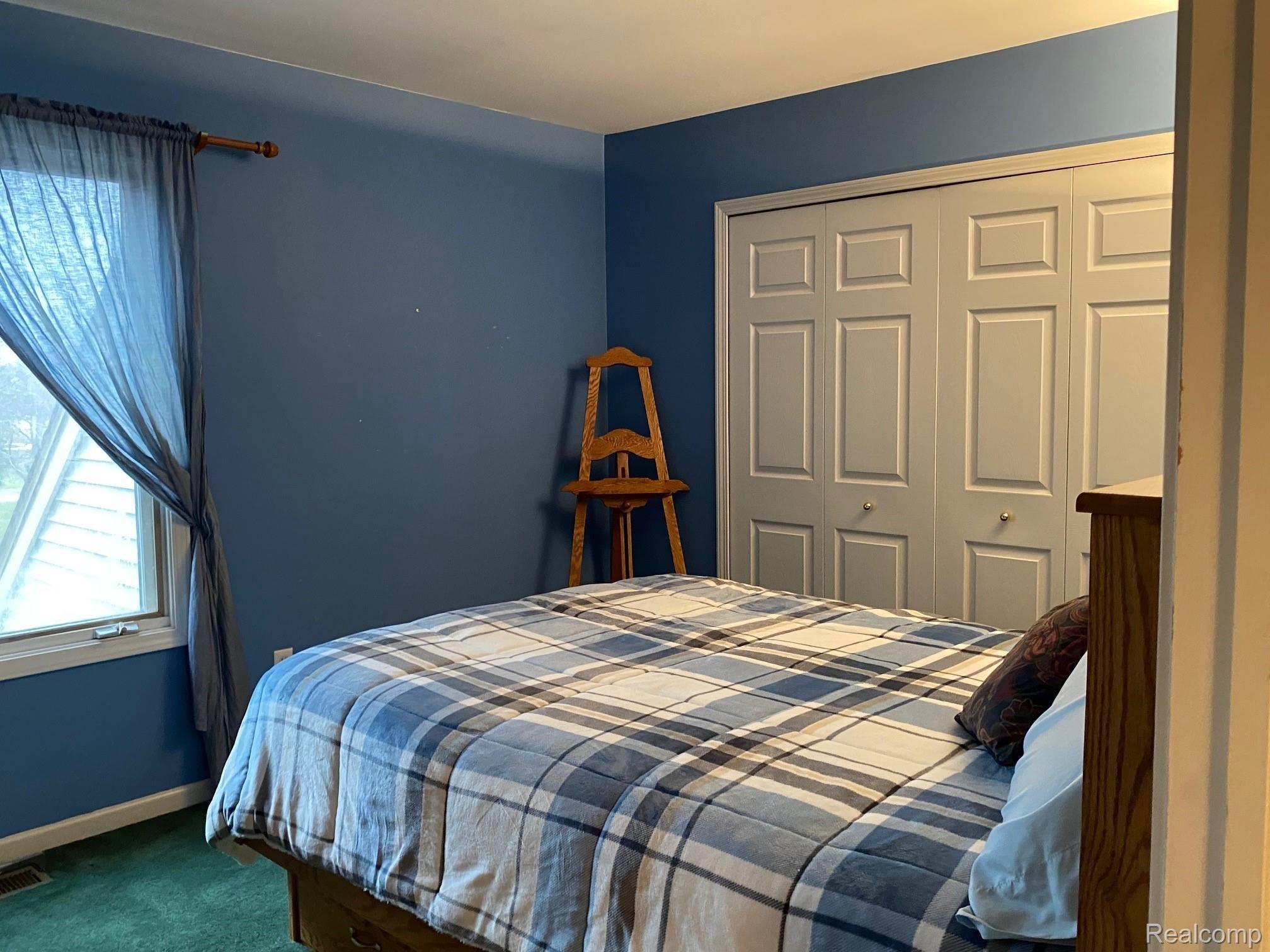 44272 Palmer Road Canton, MI 48188 - Photo 33 of 49 They each have double closets