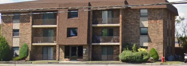 $99,000 | 2305 Holiday Terrace, Unit 131, Lansing, IL 60438