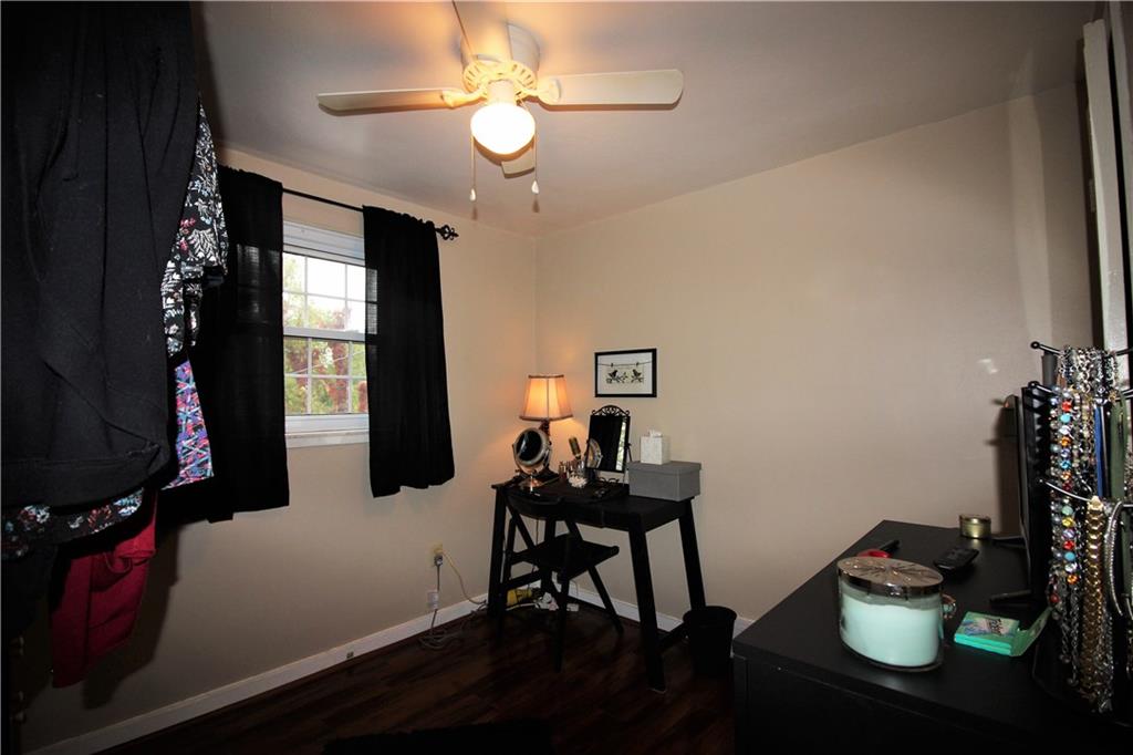 142 Castle Road Pittsburgh, PA 15234 - Photo 14 of 25 Gallery Image 14