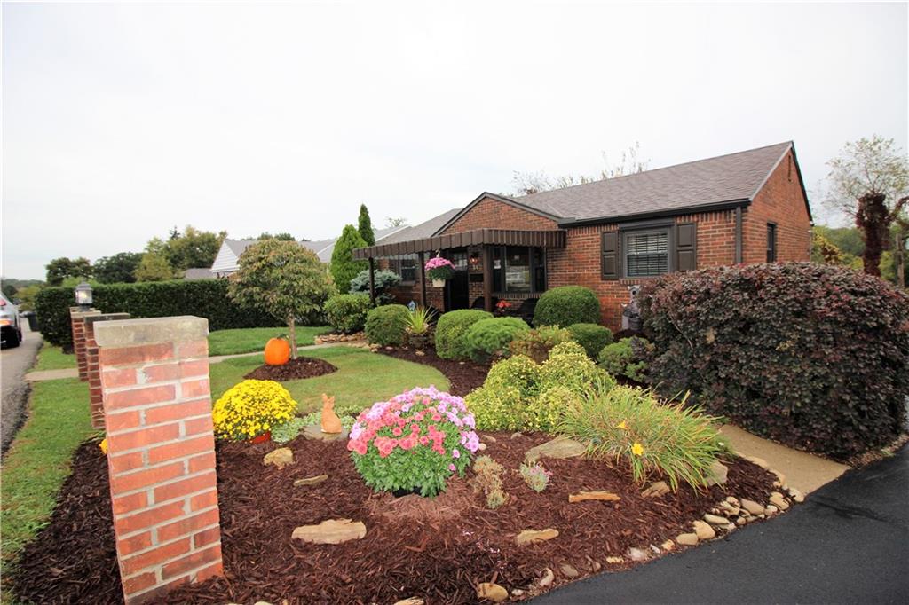 142 Castle Road Pittsburgh, PA 15234 - Photo 3 of 25 Gallery Image 3