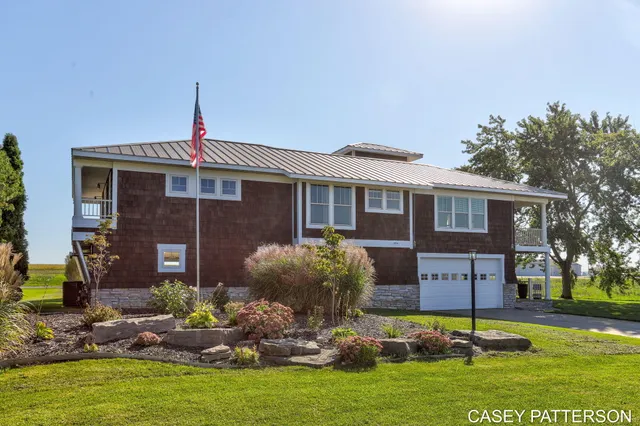 $724,500 | 2520 Air Park Drive, Zeeland, MI 49464