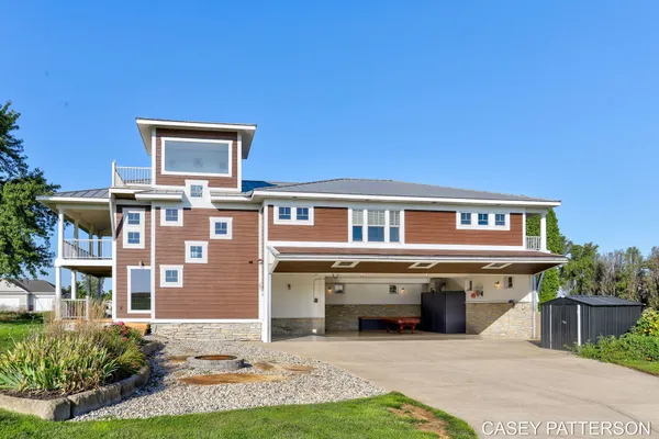 $699,950 | 2520 Air Park Drive, Zeeland, MI 49464