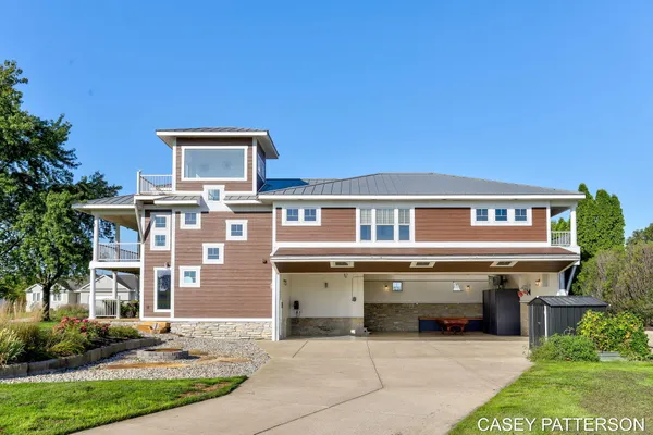 $699,950 | 2520 Air Park Drive, Zeeland, MI 49464