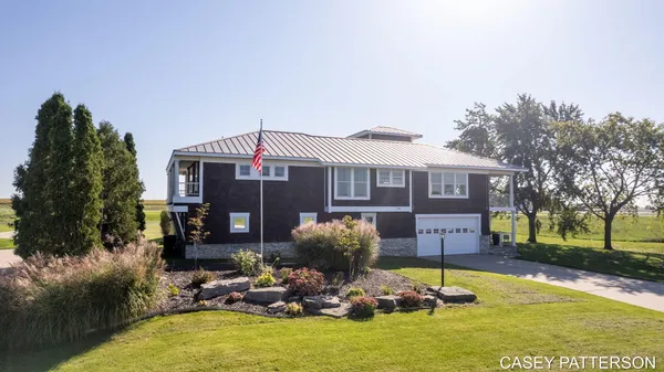 $699,950 | 2520 Air Park Drive, Zeeland, MI 49464