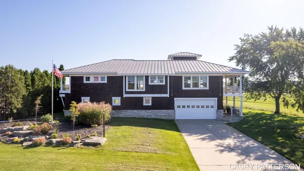 $699,950 | 2520 Air Park Drive, Zeeland, MI 49464