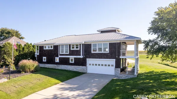 $699,950 | 2520 Air Park Drive, Zeeland, MI 49464