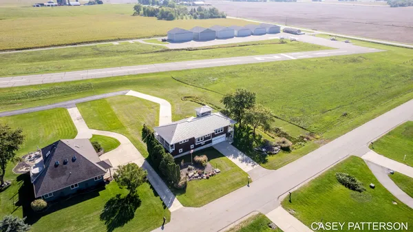 $699,950 | 2520 Air Park Drive, Zeeland, MI 49464