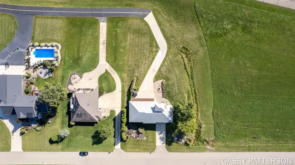 $699,950 | 2520 Air Park Drive, Zeeland, MI 49464