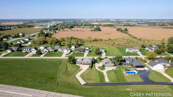 $699,950 | 2520 Air Park Drive, Zeeland, MI 49464