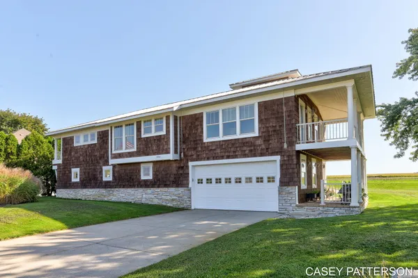 $699,950 | 2520 Air Park Drive, Zeeland, MI 49464