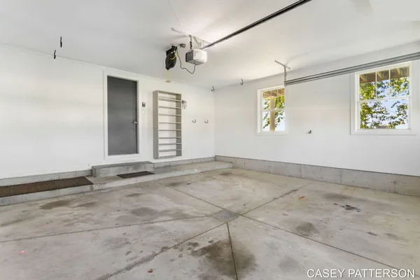 $699,950 | 2520 Air Park Drive, Zeeland, MI 49464