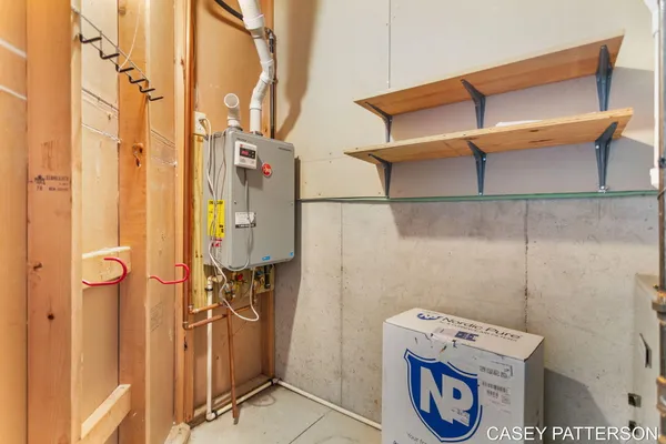 $699,950 | 2520 Air Park Drive, Zeeland, MI 49464