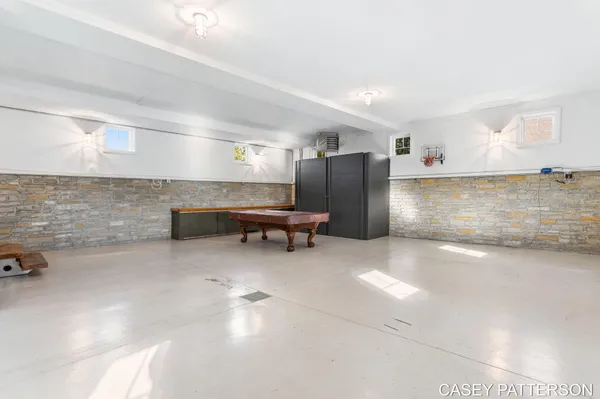 $699,950 | 2520 Air Park Drive, Zeeland, MI 49464