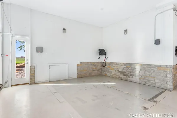 $699,950 | 2520 Air Park Drive, Zeeland, MI 49464