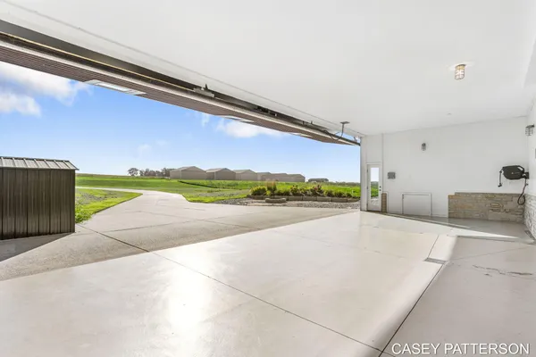 $699,950 | 2520 Air Park Drive, Zeeland, MI 49464