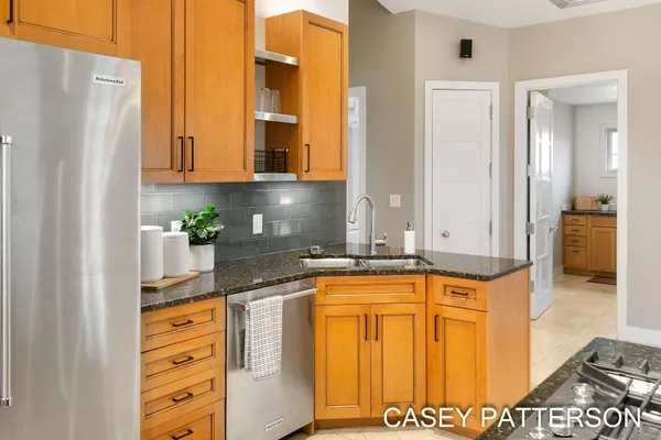 $699,950 | 2520 Air Park Drive, Zeeland, MI 49464