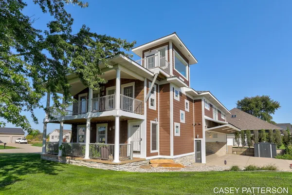 $699,950 | 2520 Air Park Drive, Zeeland, MI 49464