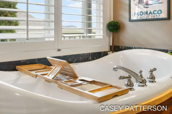 $699,950 | 2520 Air Park Drive, Zeeland, MI 49464