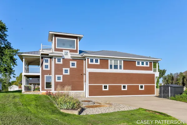 $699,950 | 2520 Air Park Drive, Zeeland, MI 49464