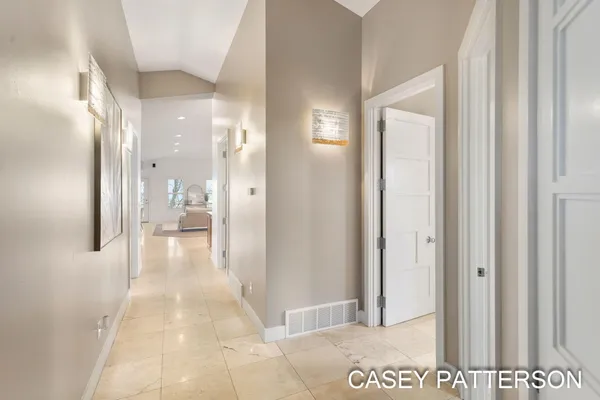 $699,950 | 2520 Air Park Drive, Zeeland, MI 49464