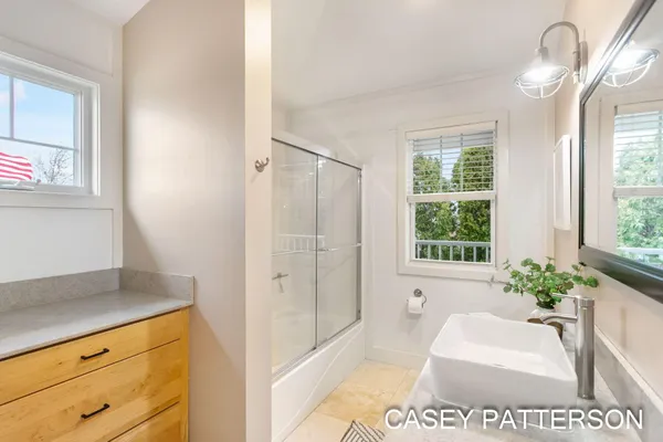 $699,950 | 2520 Air Park Drive, Zeeland, MI 49464