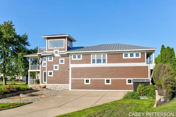 $699,950 | 2520 Air Park Drive, Zeeland, MI 49464