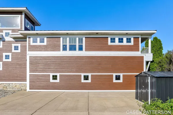 $699,950 | 2520 Air Park Drive, Zeeland, MI 49464