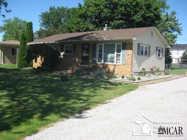 920 South Raisinville Road Monroe, MI 48161 - Photo 3 of 19 21305491-2.JPG
