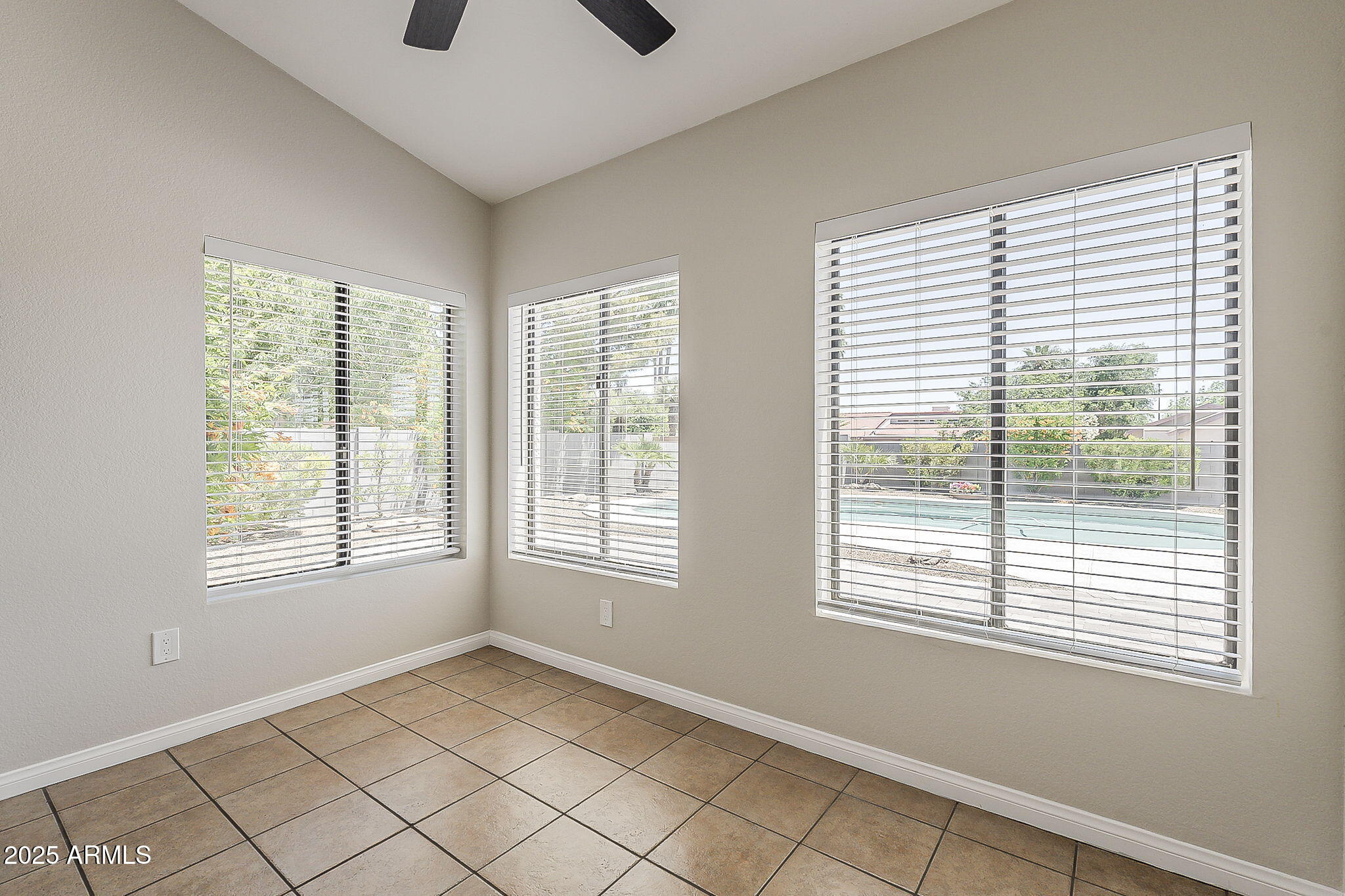 625 East Silver Creek Road Gilbert, AZ 85296 - Photo 12 of 33 28-web-or-mls-Silver Creek-18
