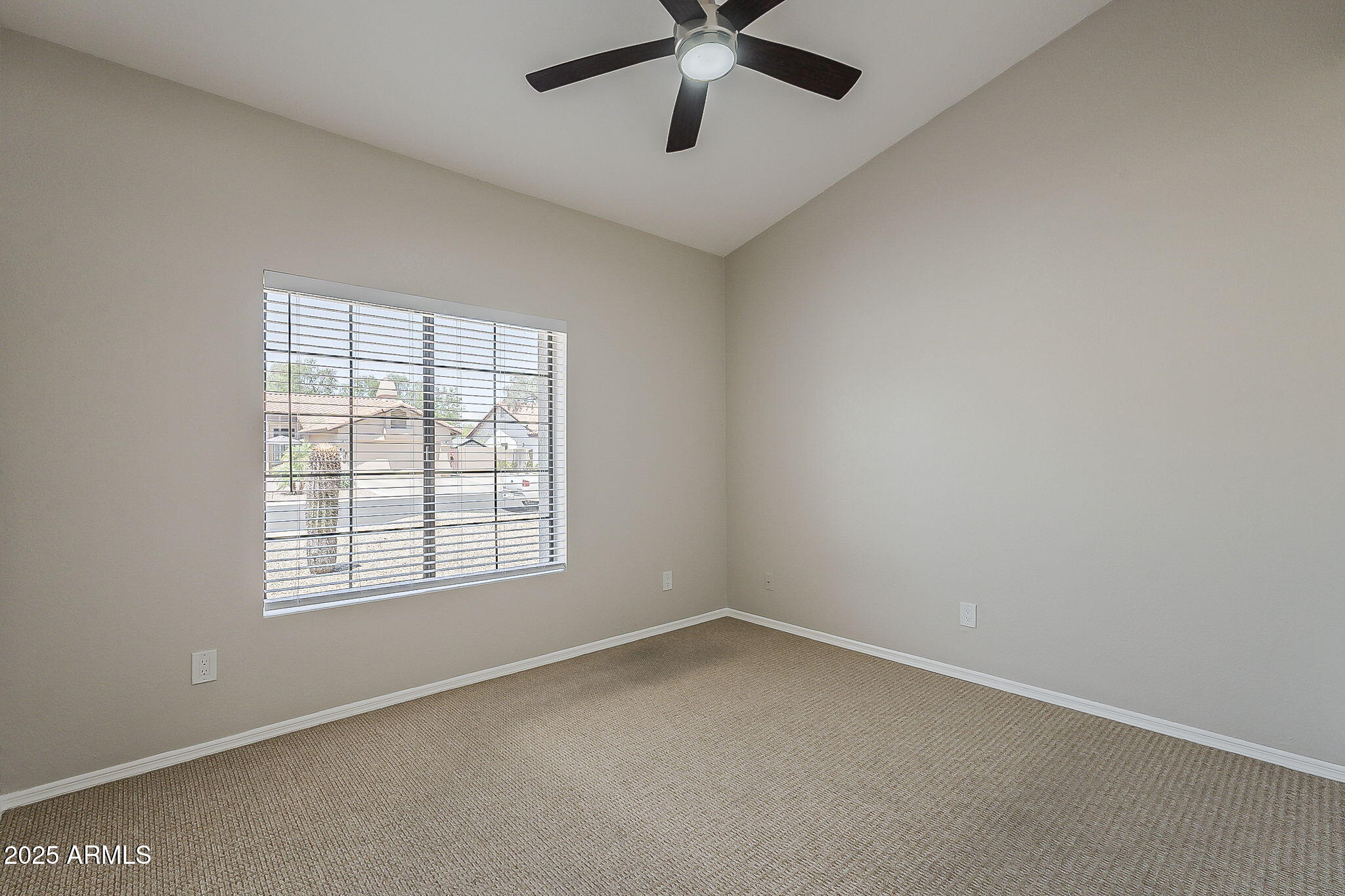 625 East Silver Creek Road Gilbert, AZ 85296 - Photo 14 of 33 30-web-or-mls-Silver Creek-20
